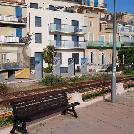 L'ambre * L'Ile-Rousse (Corsica)